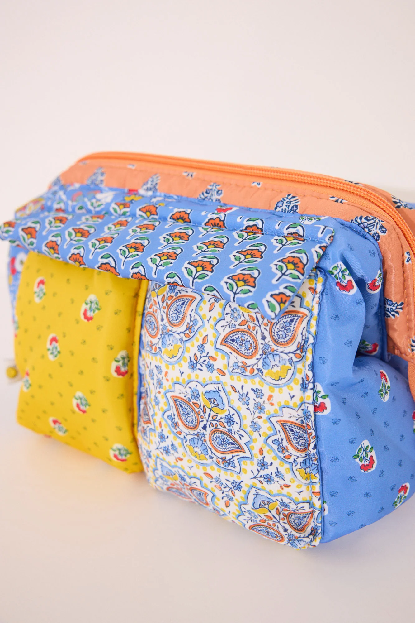 Medium Smiley patchwork vanity case - Image 2