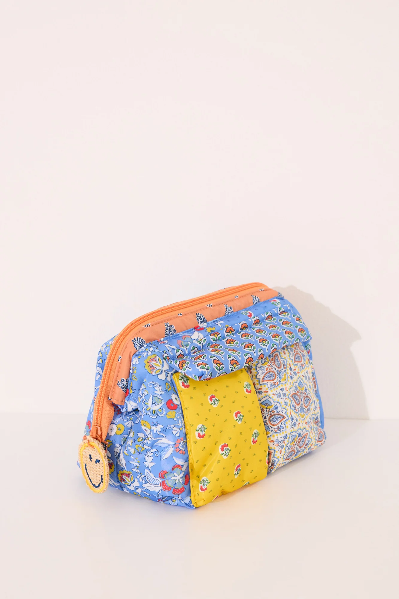 Medium Smiley patchwork vanity case - Image 5
