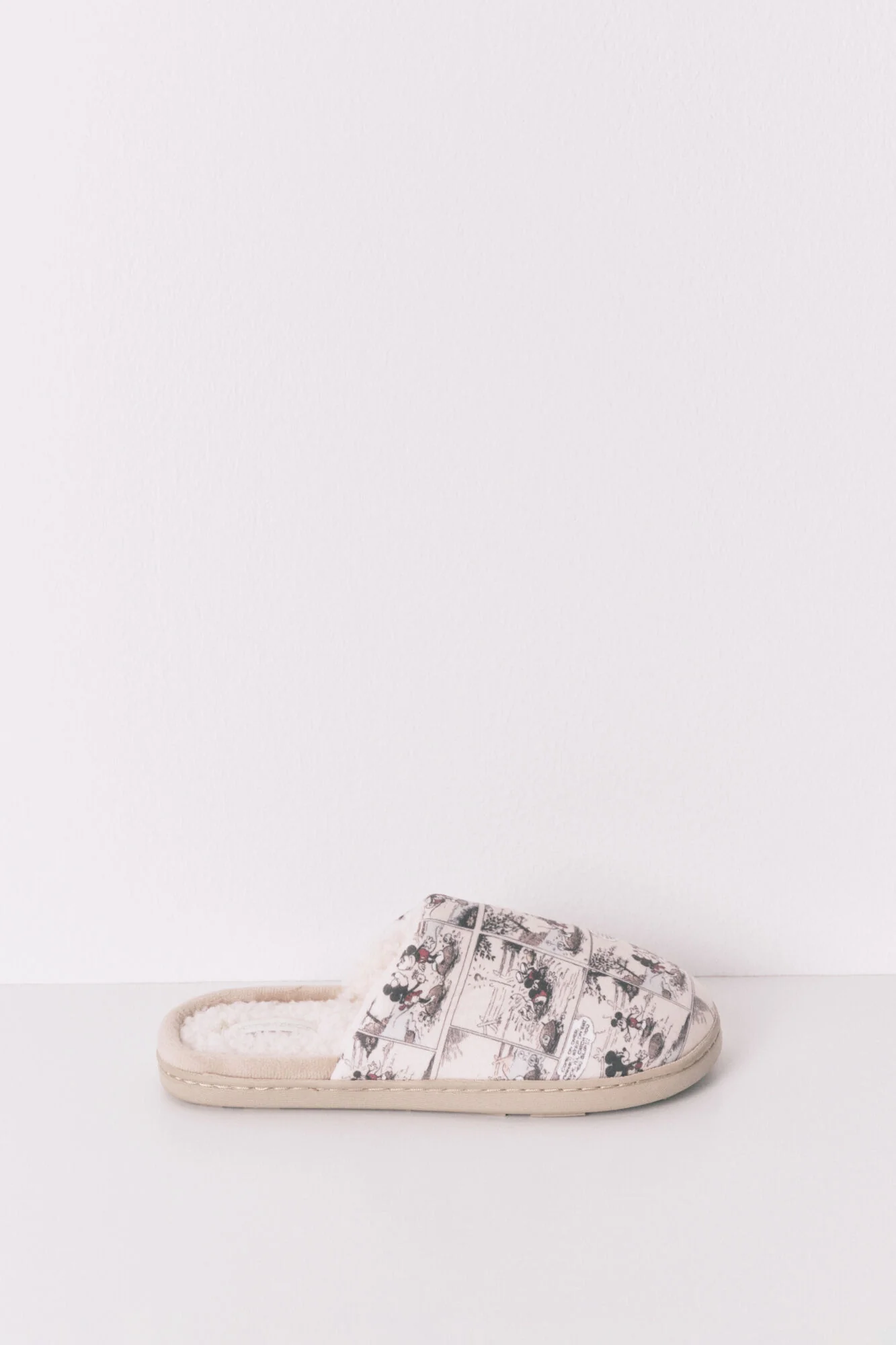 Mickey Mouse white slippers