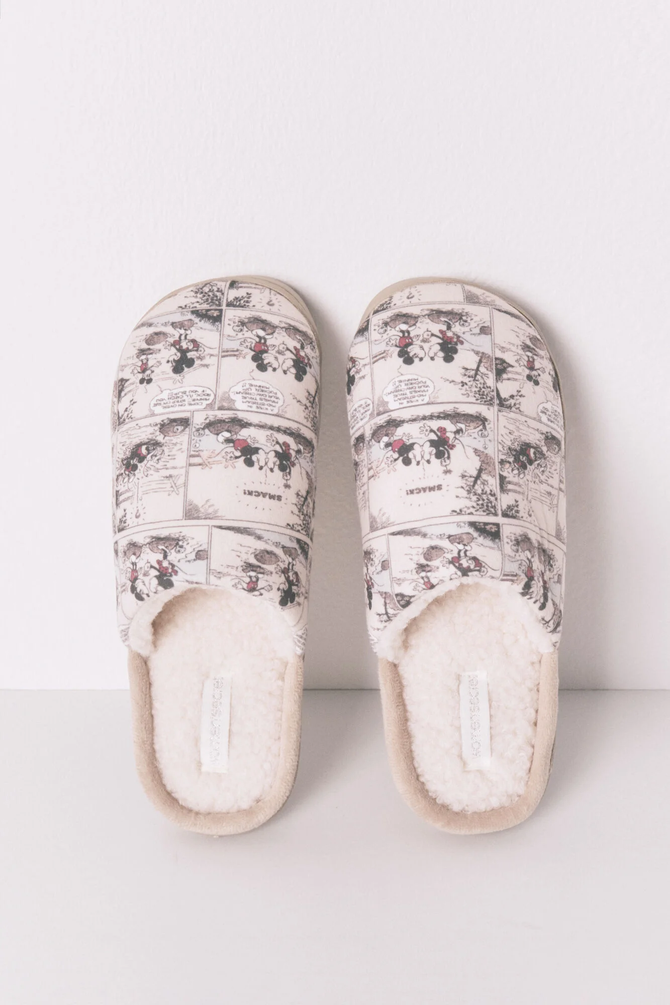 Mickey Mouse white slippers - Image 4