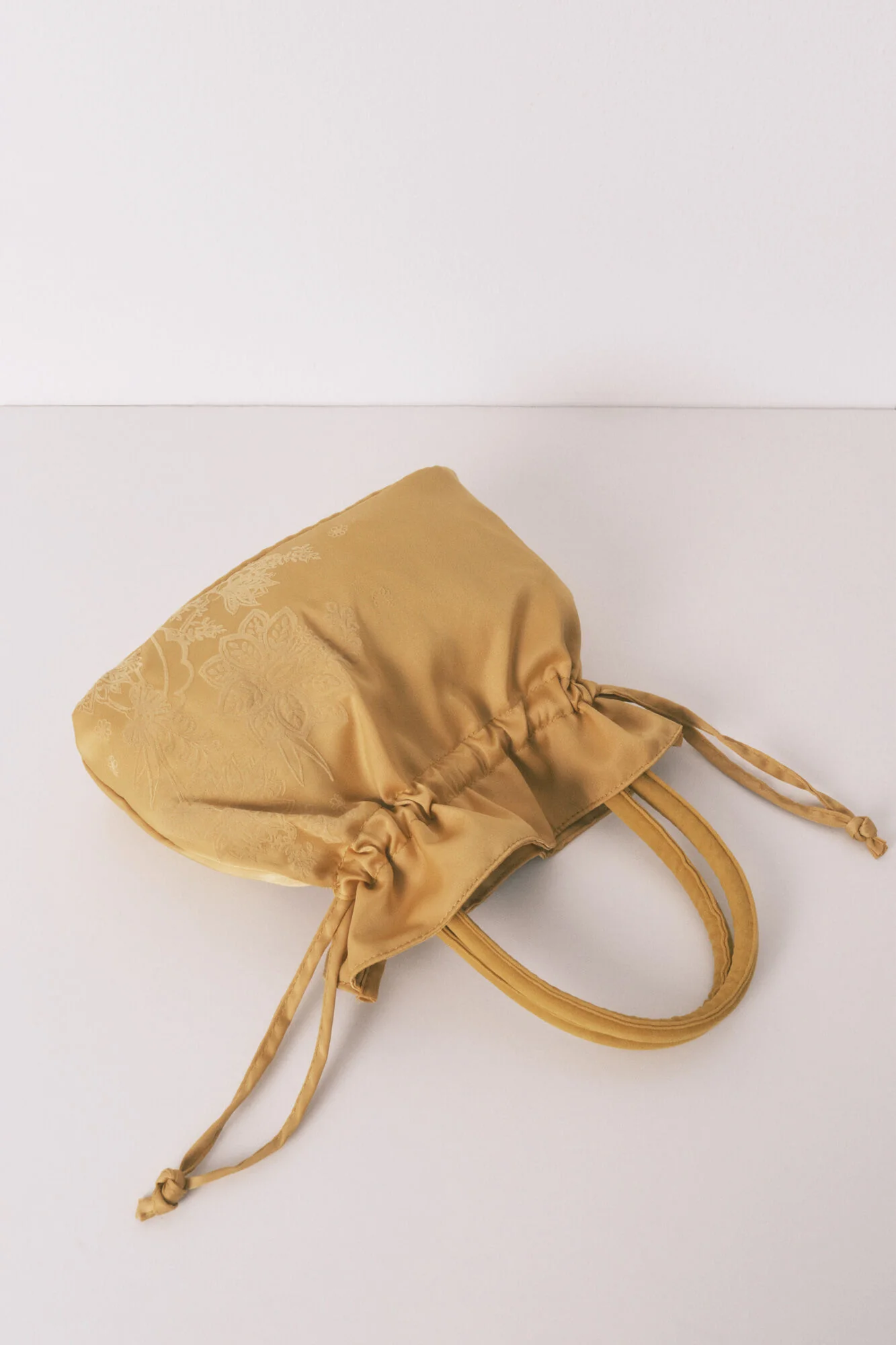 Mustard print satin vanity case - Image 2