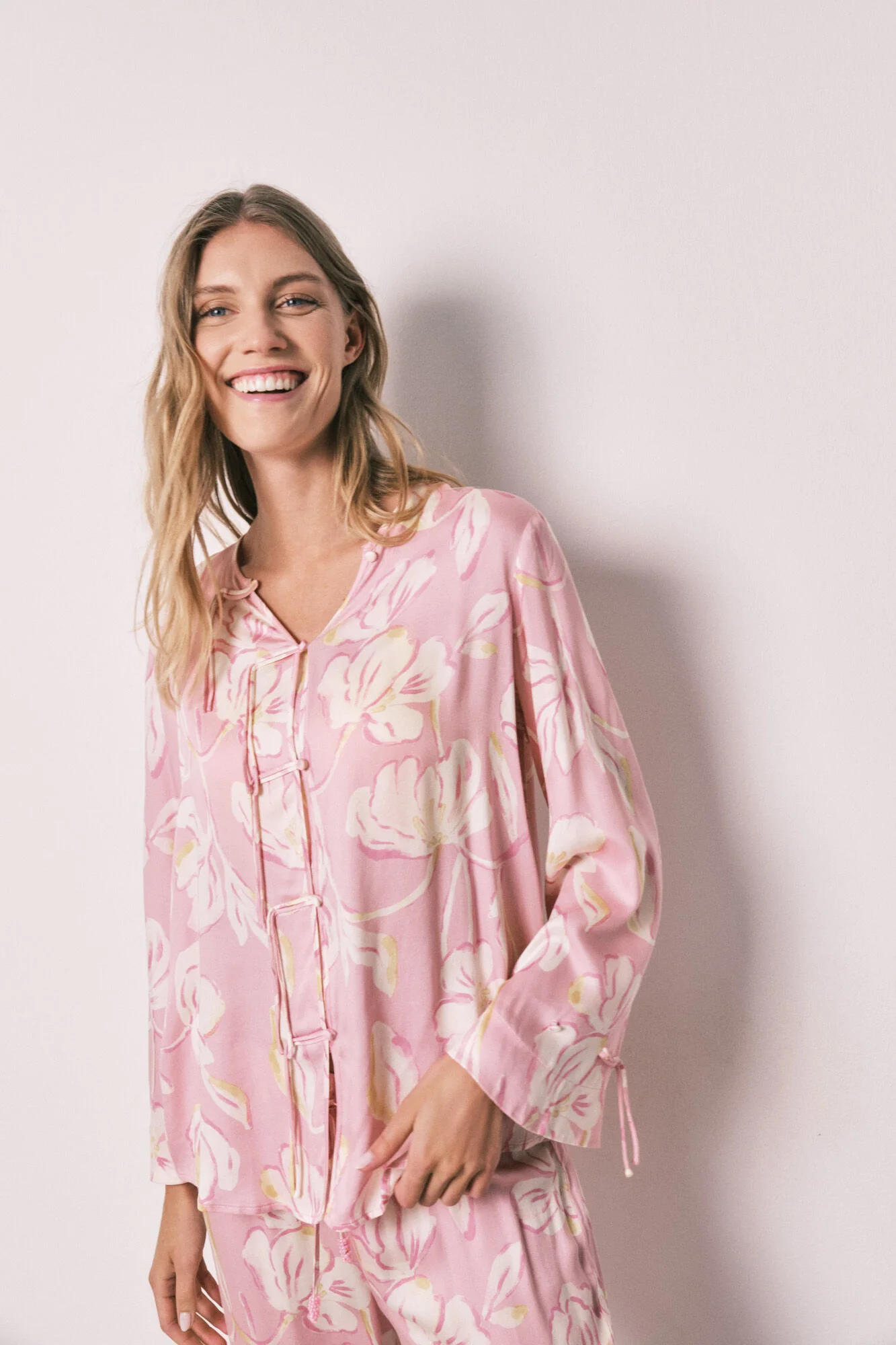 Oriental-style satin long pyjamas - Image 5
