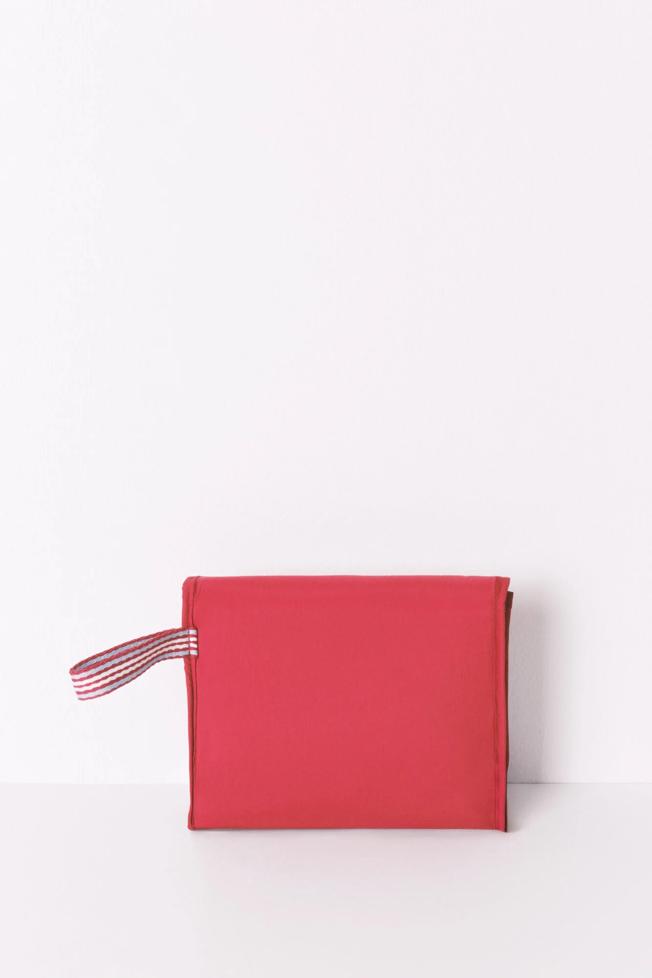 Pack of 3 red Mickey toiletry bags - Image 3