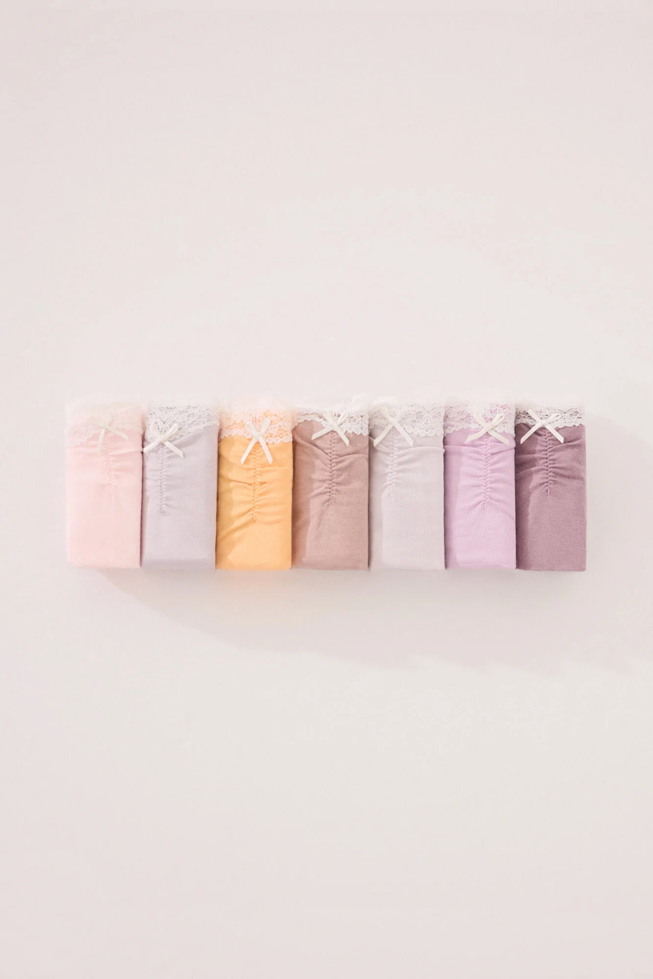 Pack of 7 wide cotton panties with mixed lace colours