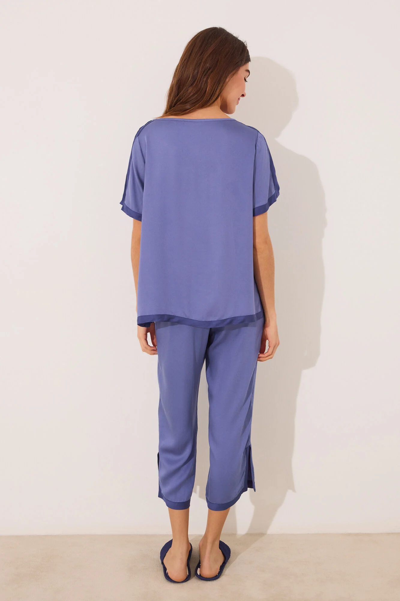 Plain blue satin pyjamas - Image 6