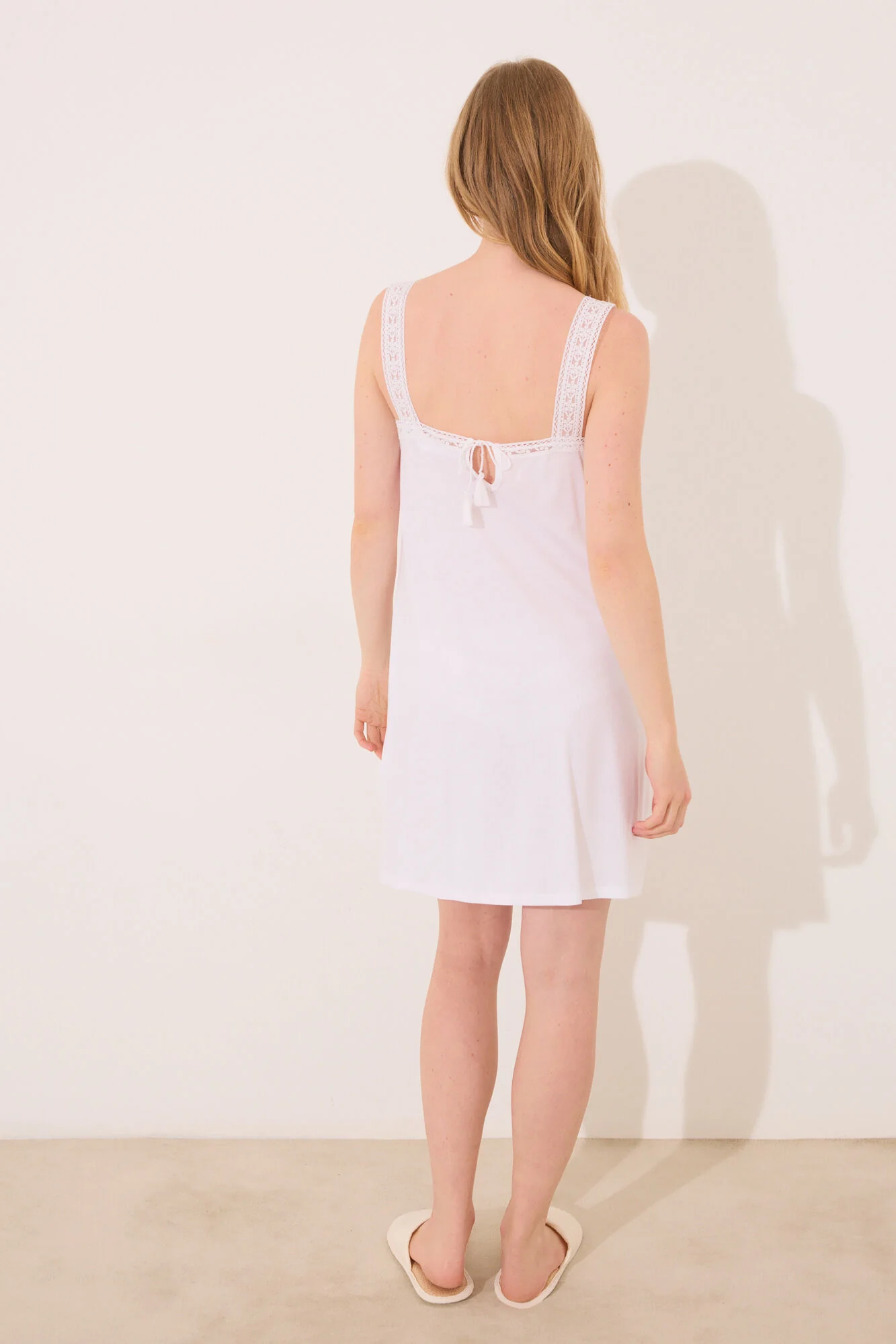 Short "maternity" nightgown in white lace - Image 3