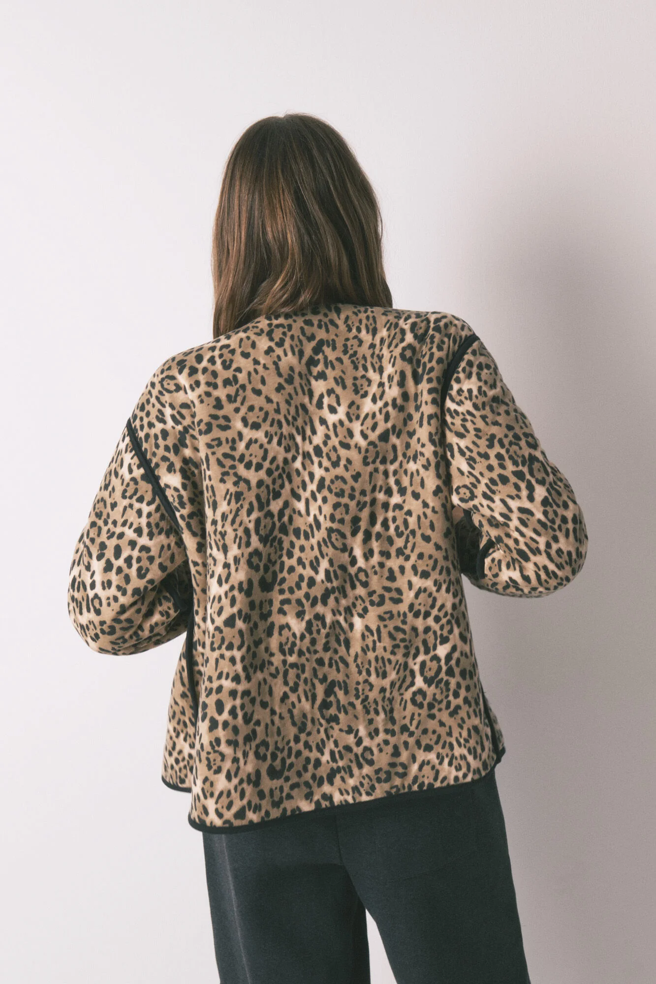 Short reversible animal print jacket - Image 5