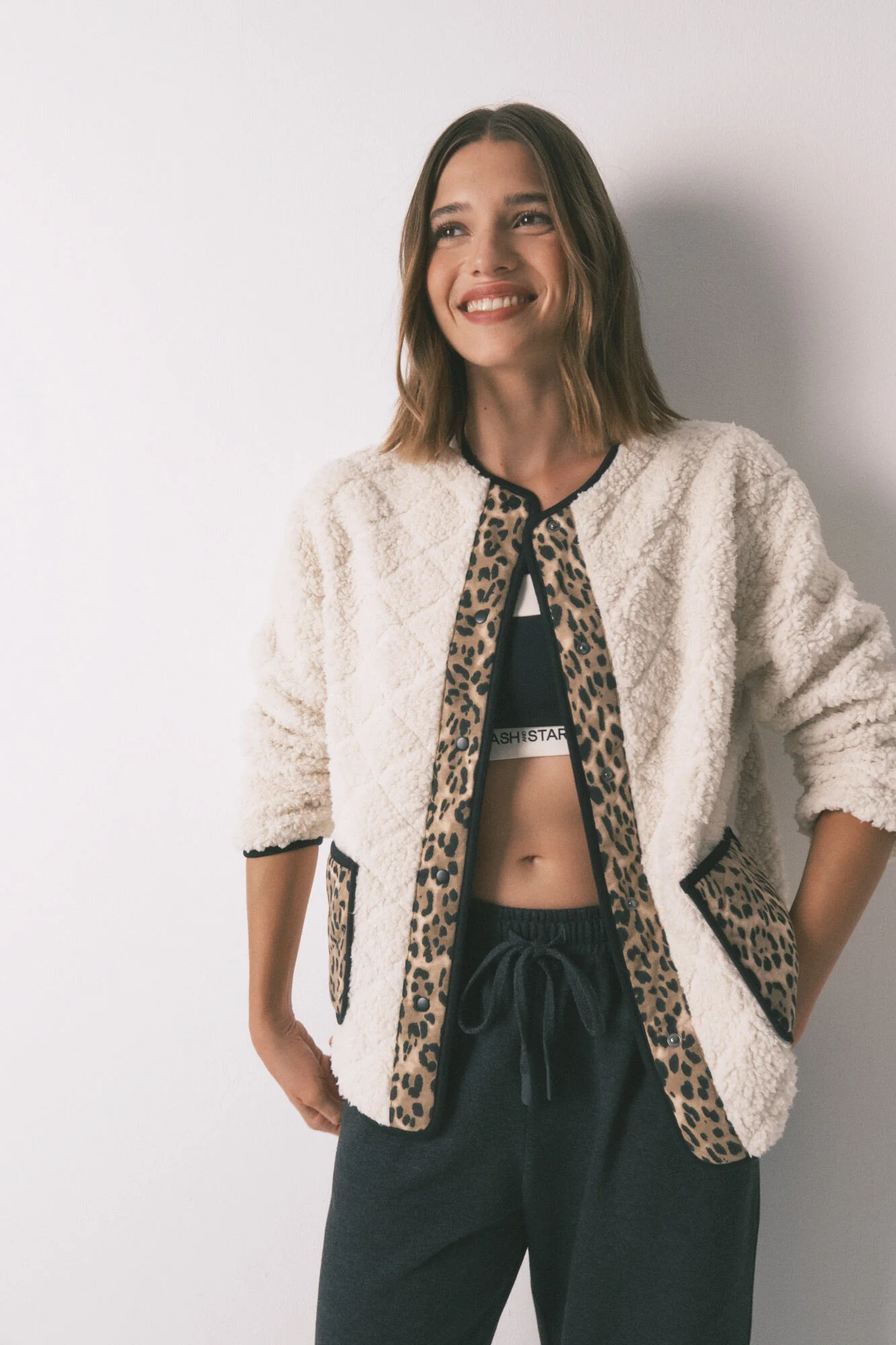 Short reversible animal print jacket - Image 8