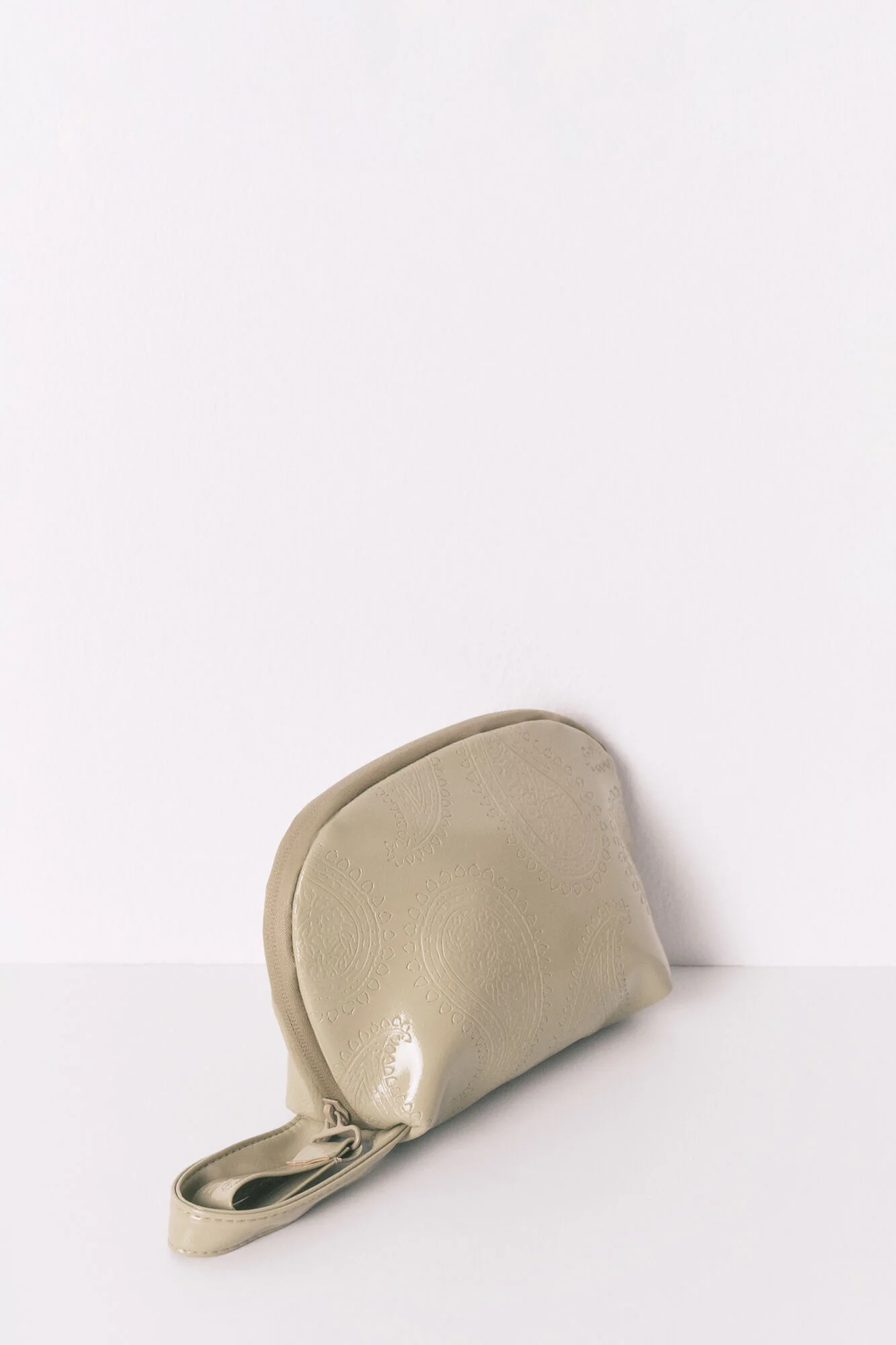 Small khaki vanity case leather toiletry bag - Image 2