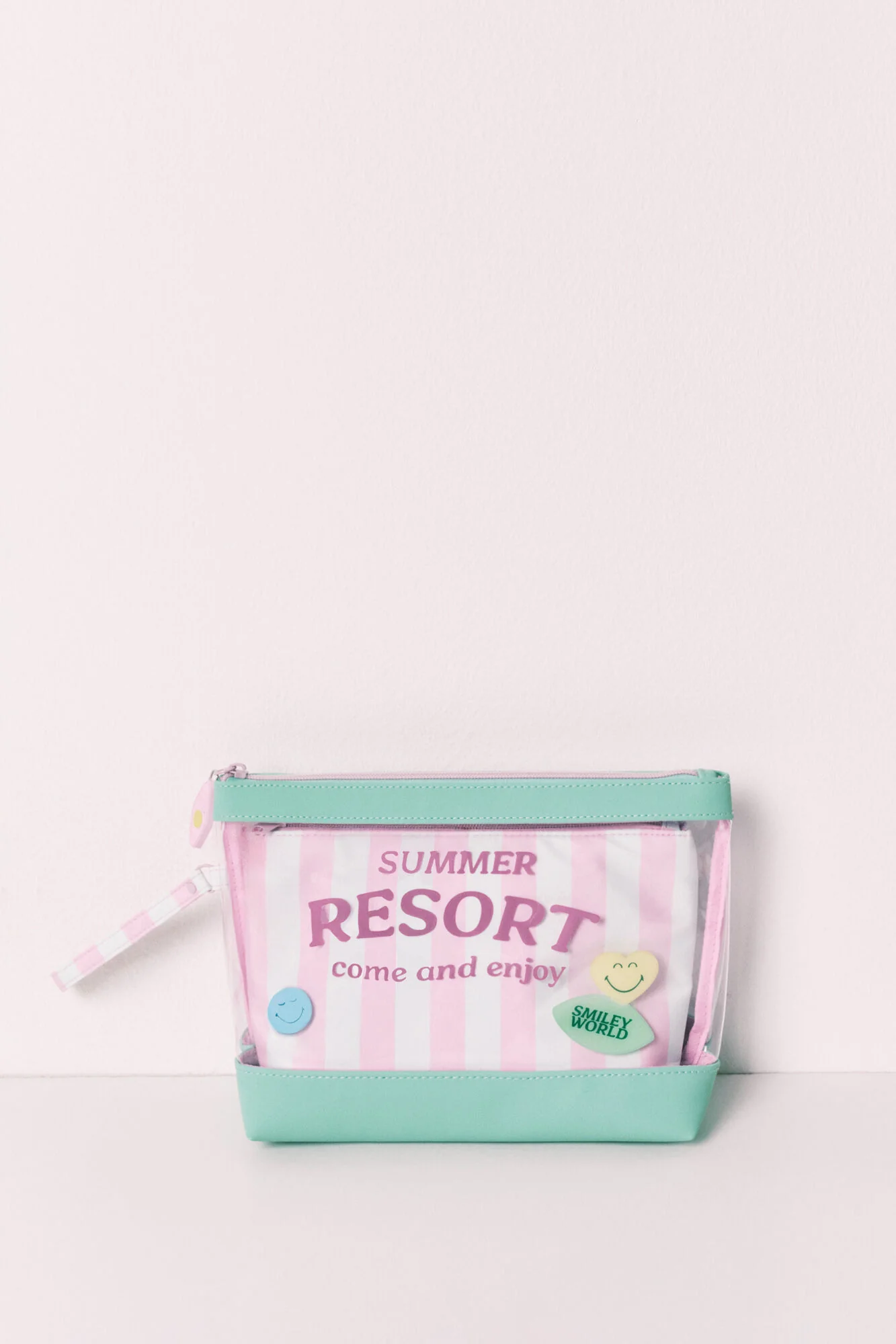 SmileyWorld vanity case pack