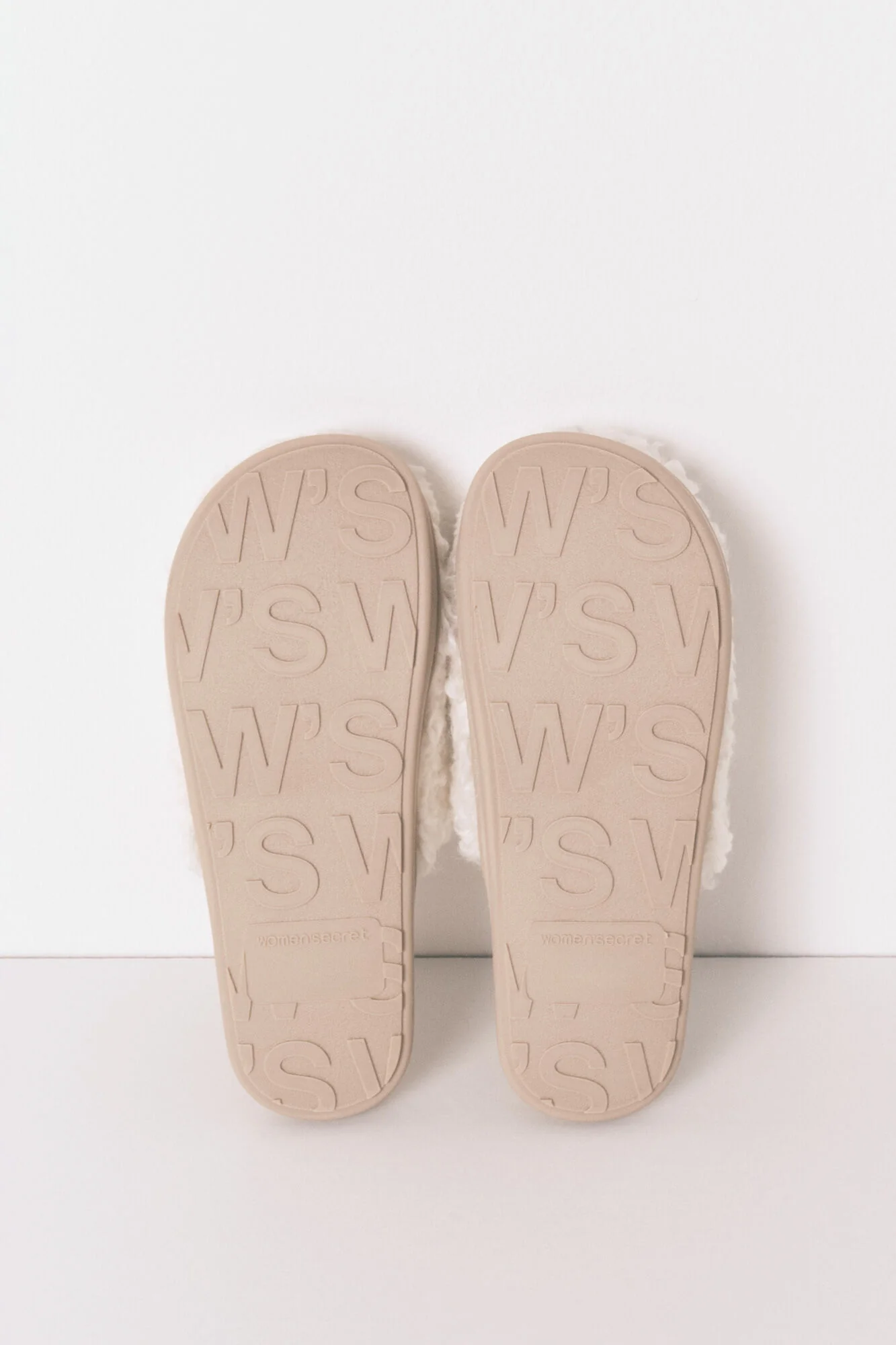Tweety White Faux shearling Slippers - Image 5