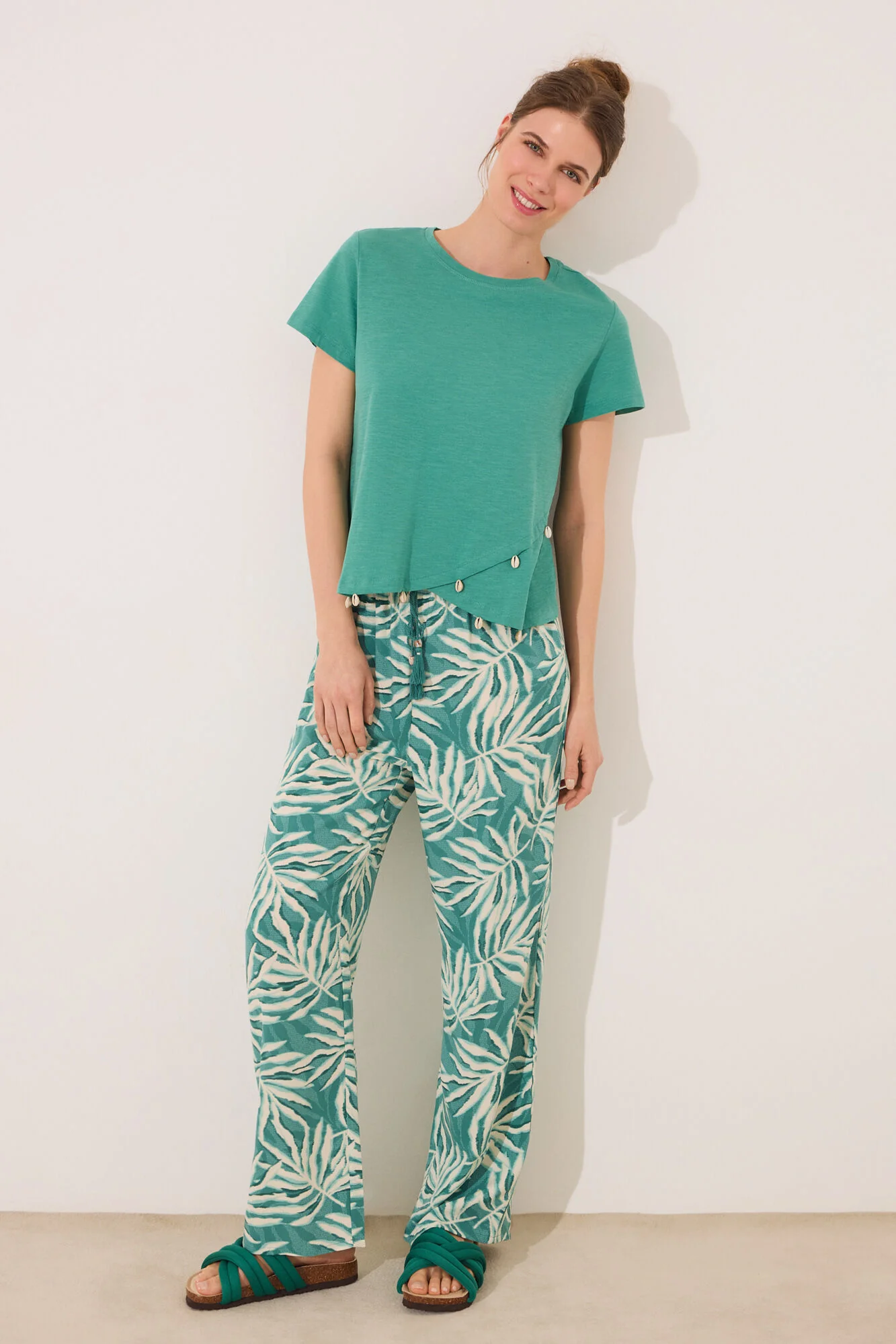 Viscose trouser with green leaf print