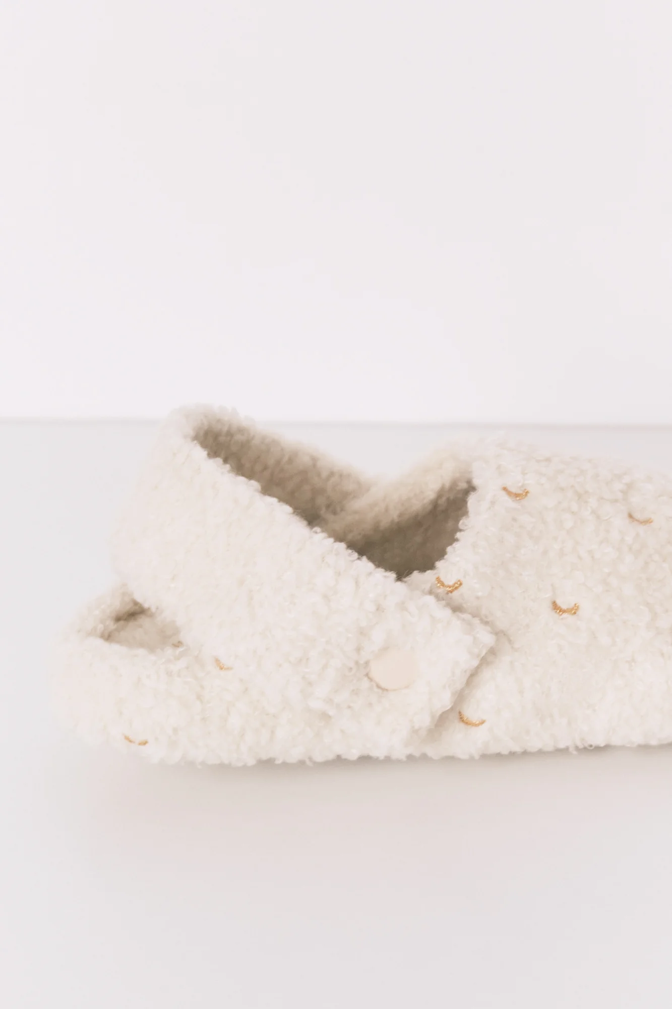 White glitter faux shearling slippers - Image 4