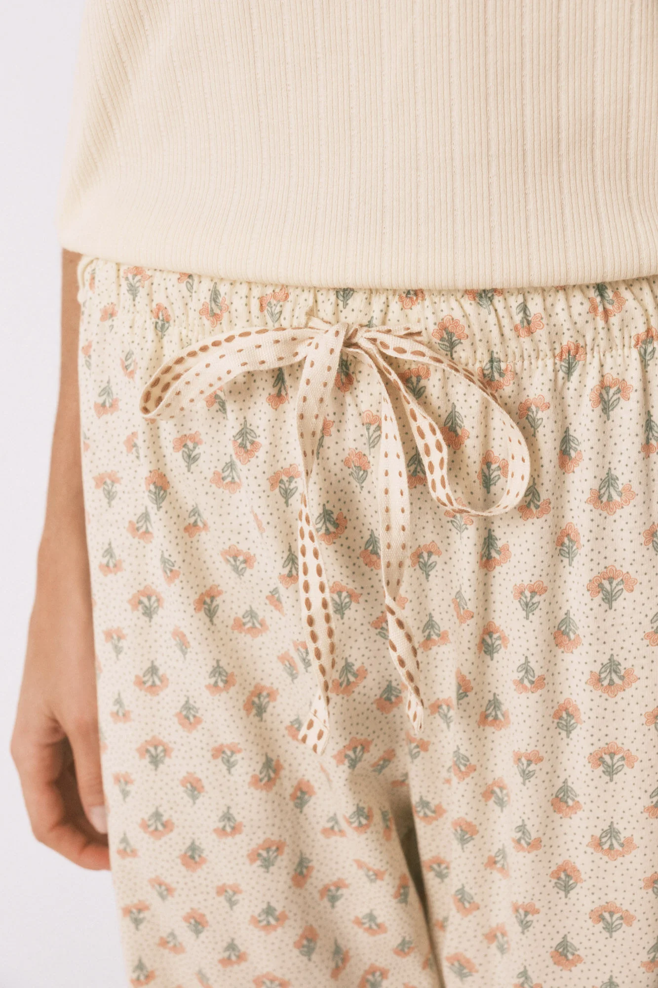 Yellow cotton floral print capri pyjamas - Image 3