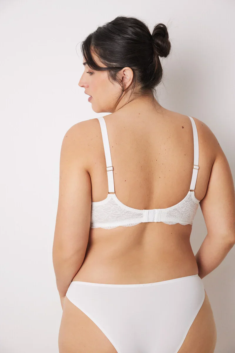 BEAUTIFUL Classic white lace padded bra - Image 4