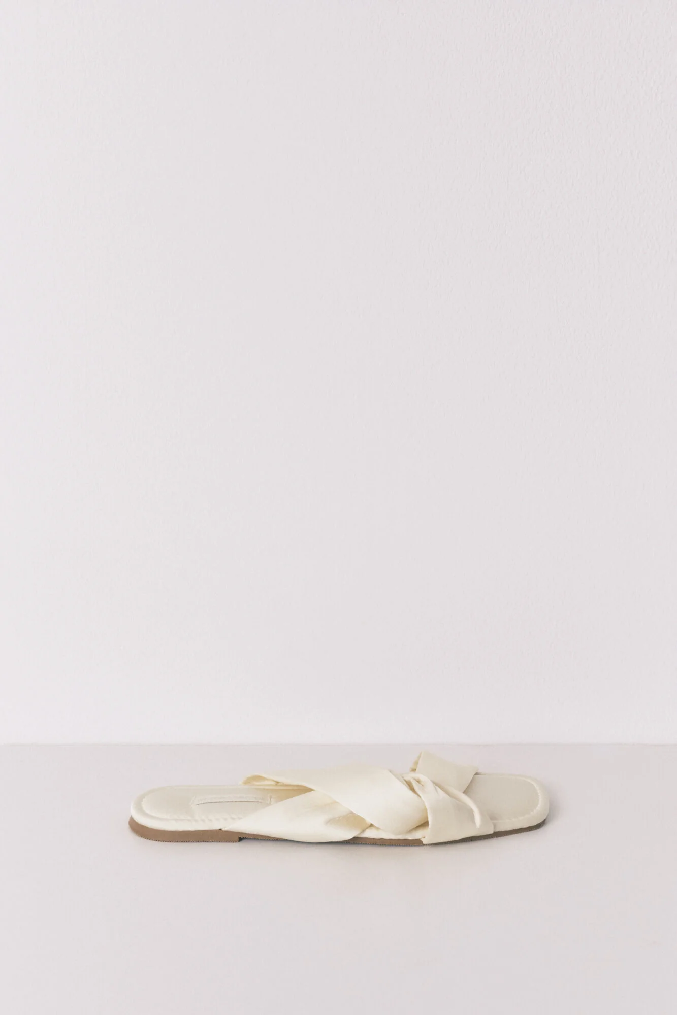 Yellow satin knot slippers